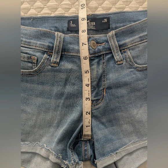 HOLLISTER Low Rise Denim Shorts Size 26 - Picture 6 of 8